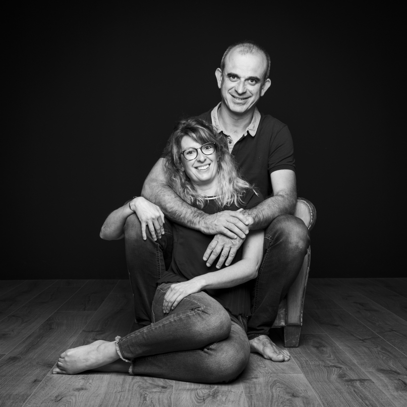 Marie Photographe : séance photo studio couple rennes
